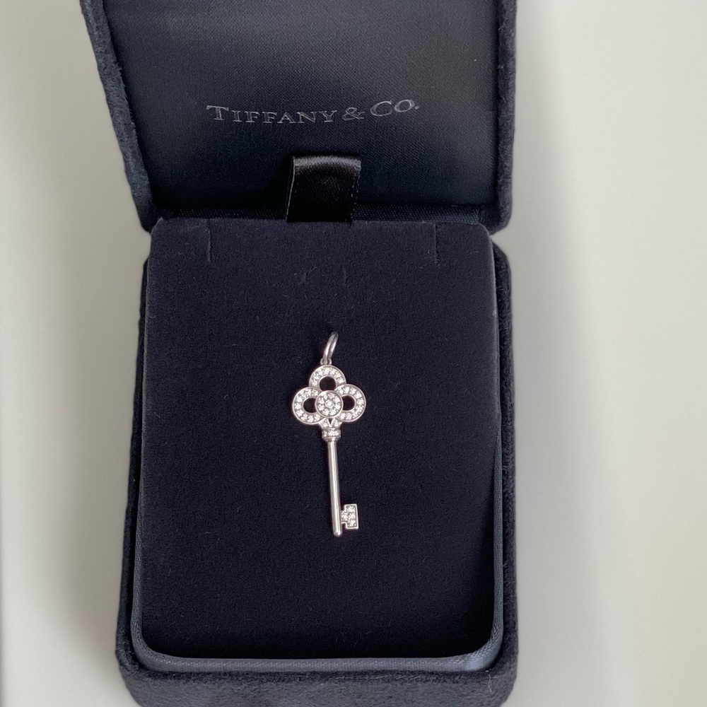 NEW Tiffany mini crown key pendant - Picture 1 of 6